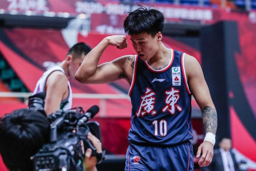 战报莫兰特复出34+8送压哨绝杀!灰熊24分神逆转鹈鹕NBA新赛季常规赛继续进行，孟菲斯灰熊队（7胜19负）翻盘终止连败。